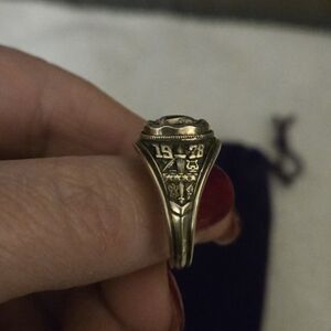 Men's Gold Signet Ring